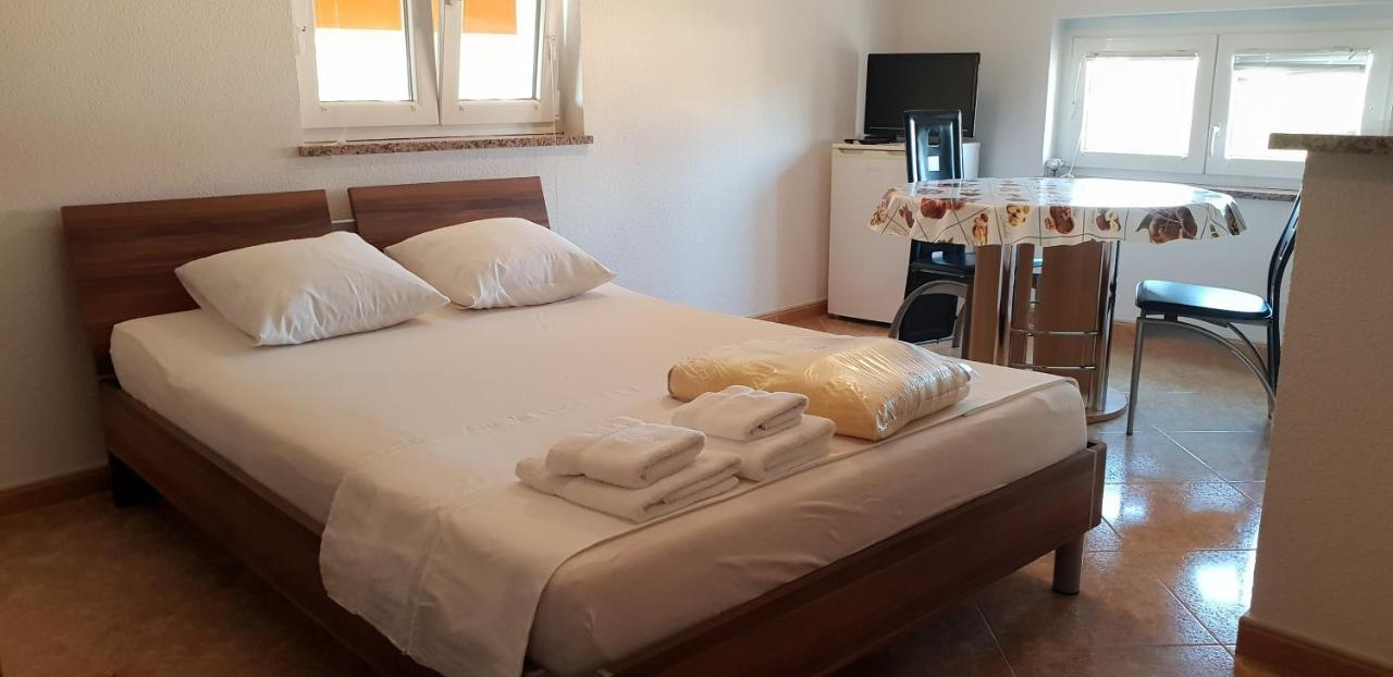 Apartmani Citrus Novigrad Filipac Buitenkant foto