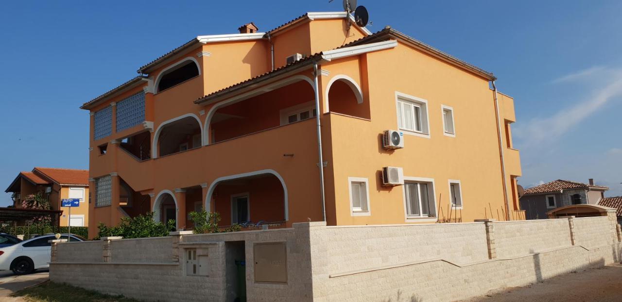 Apartmani Citrus Novigrad Filipac Buitenkant foto